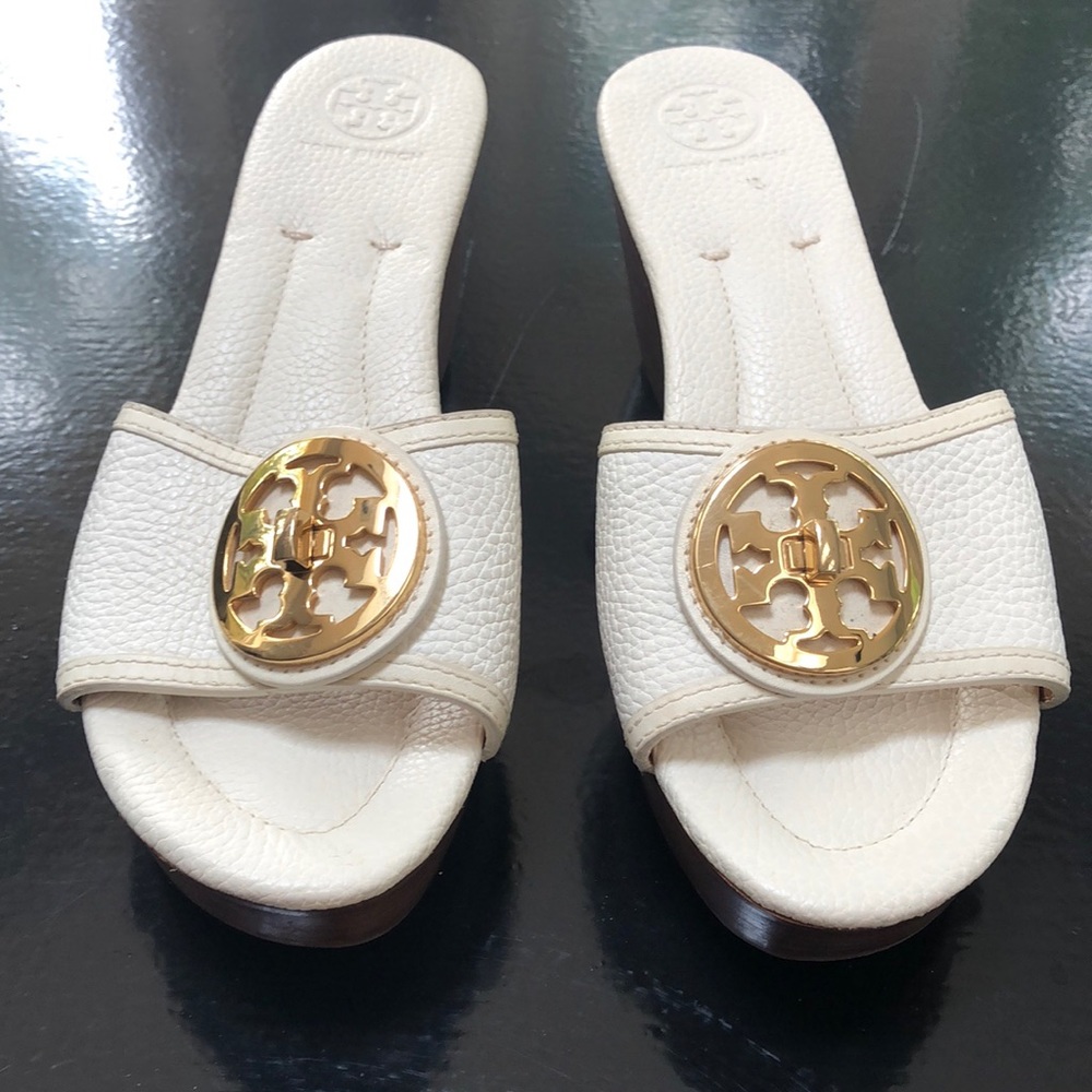 Tory Burch Cream and Gold Wedges